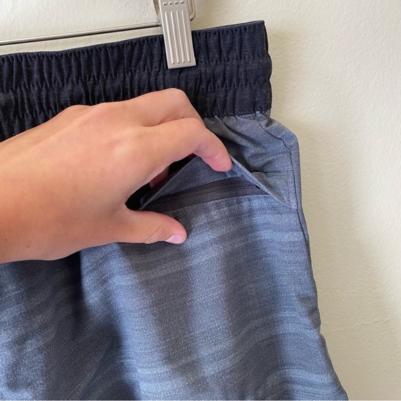 PrAna Men’s Slope Short in Ashy Kai Stripe - Picture 7 of 7